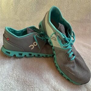 On Cloud Women's Running Sneakers - Size 8